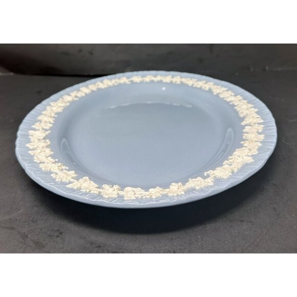 WEDGWOOD Queen's Ware Embossed CREAM ON LAVENDER 14" Platter Shell Edge Grapes - Picture 4 of 12
